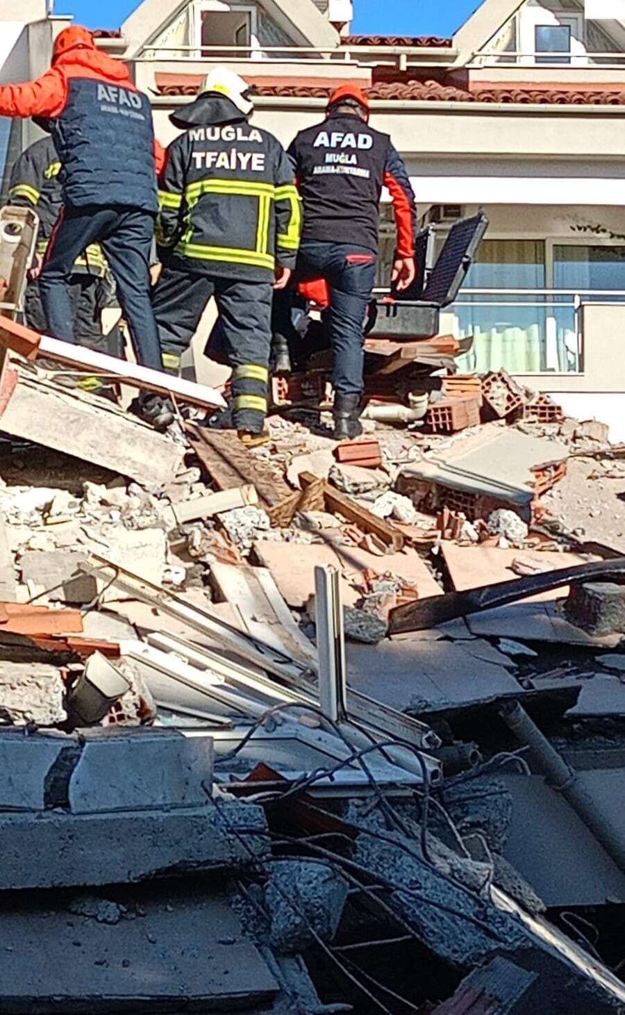 Marmaris’te Otel Çöktü, Olası Facia Kıl Payı Atlatıldı 2